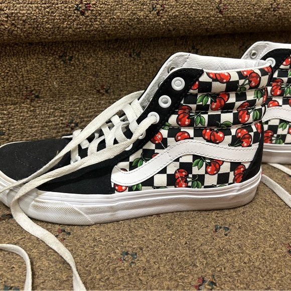 Size 7 1/2 vans worn a couple of times! - Picture 5 of 7